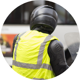 Huomioliivit ja suojavarusteet