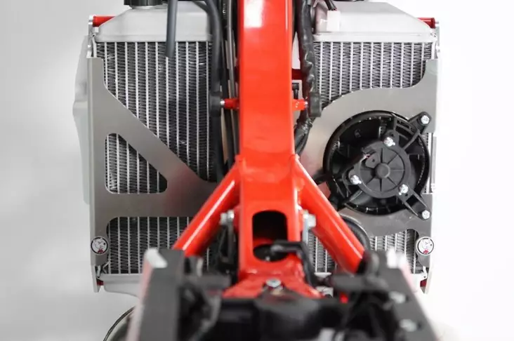 AXP Radiator Braces Red Beta 250RR-300RR 20 - Motocross hasplåt - 397-AX1552 - 1