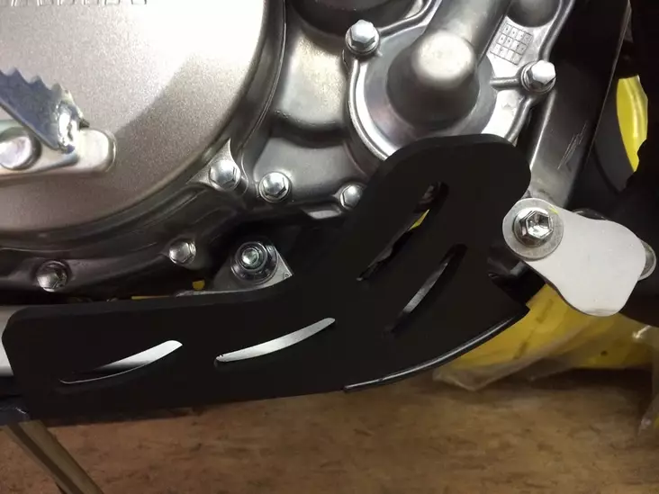 AXP Hasplåt Svart Yamaha YZ250 05-20,WR250 16-20 - Motocross hasplåt - 397-AX1044 - 1