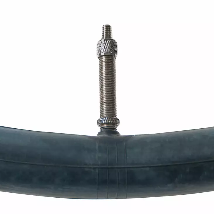 Slang DELI 28", 47/57-622, Blixtventil 45mm - Slangar - D-001449 - 1