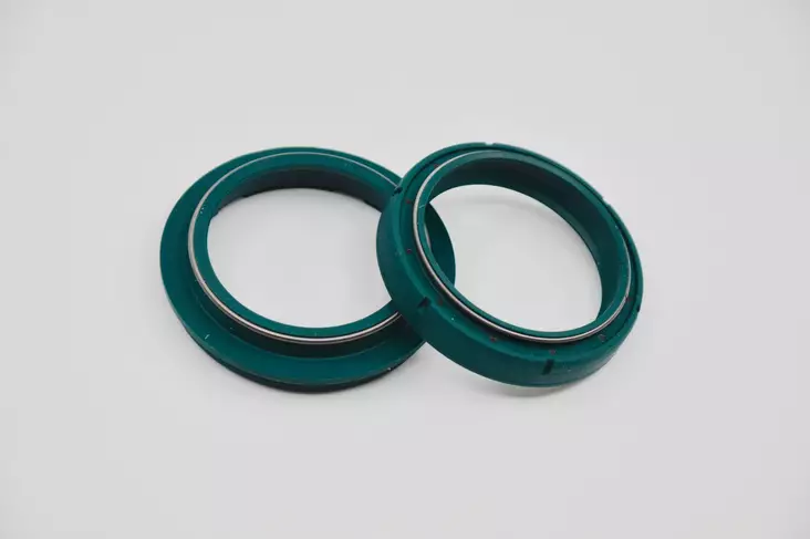 SKF Oil & Dust Seal 43 mm. - KAYABA - Motocross oljetätningar - 220-G43K - 1