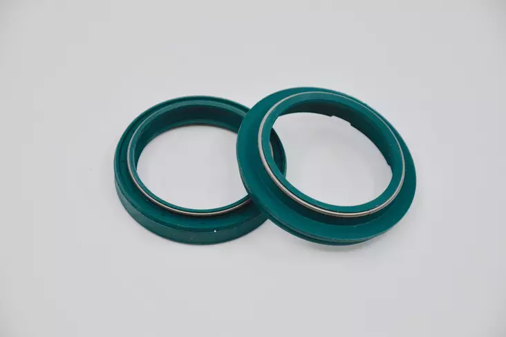 SKF Oil & Dust Seal 43 mm. - OHLINS - Motocross oljetätningar - 220-G43O - 1