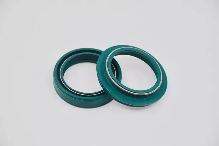 SKF Oil & Dust Seal 39 mm. - SHOWA - Motocross oljetätningar - 220-G39S - 1
